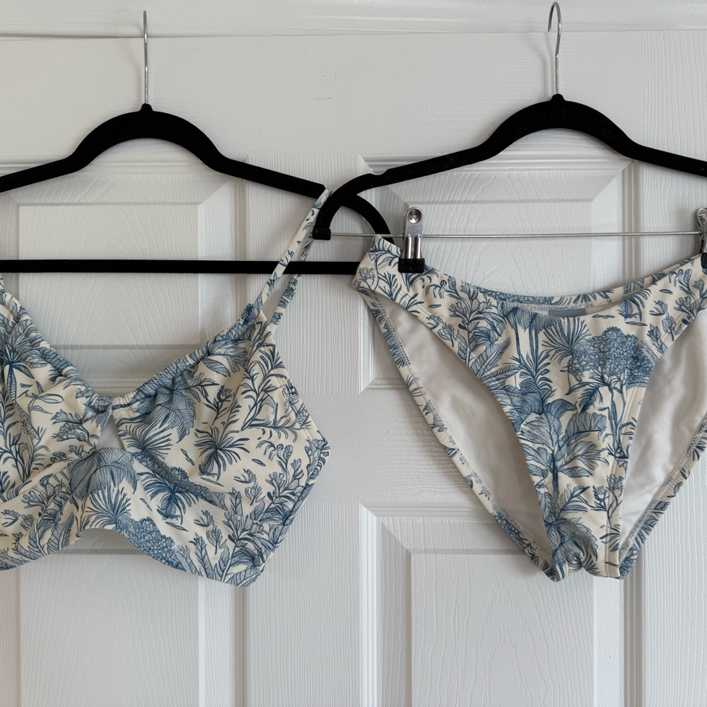 OPEN TO OFFERS!!! Shade & Shore Cream and Blue Floral Bralette Bikini Set